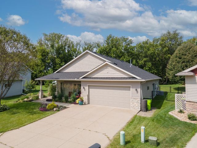 255 Golden Bear Lane, Zumbrota, MN 55992