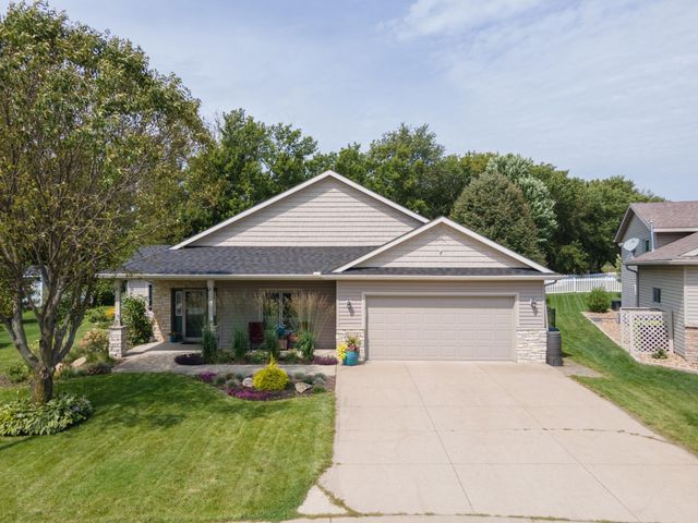 255 Golden Bear Lane, Zumbrota, MN 55992