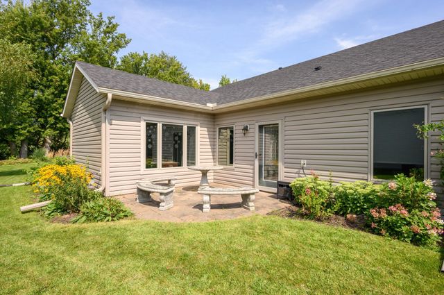 255 Golden Bear Lane, Zumbrota, MN 55992