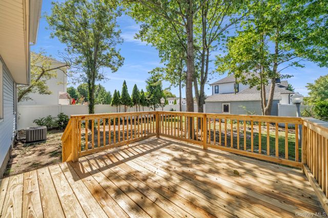 170 Park Lane, Massapequa, NY 11758