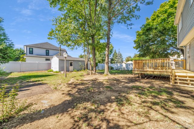 170 Park Lane, Massapequa, NY 11758