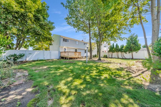 170 Park Lane, Massapequa, NY 11758