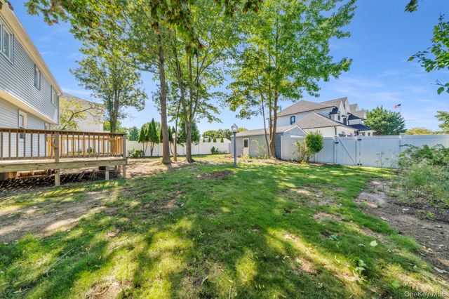 170 Park Lane, Massapequa, NY 11758
