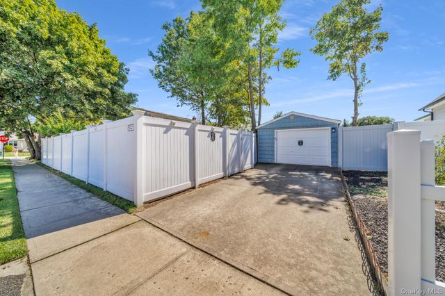 170 Park Lane, Massapequa, NY 11758