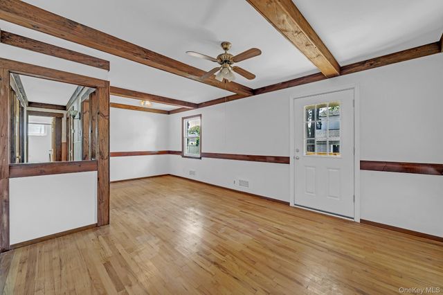 170 Park Lane, Massapequa, NY 11758