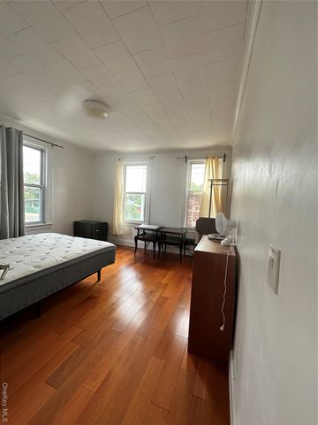 77-02 164th Street, Fresh Meadows, NY 11366