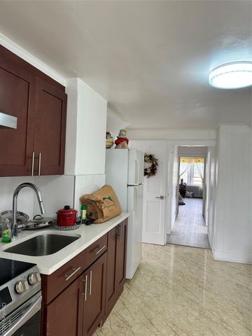 77-02 164th Street, Fresh Meadows, NY 11366