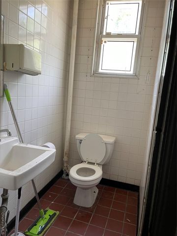 77-02 164th Street, Fresh Meadows, NY 11366