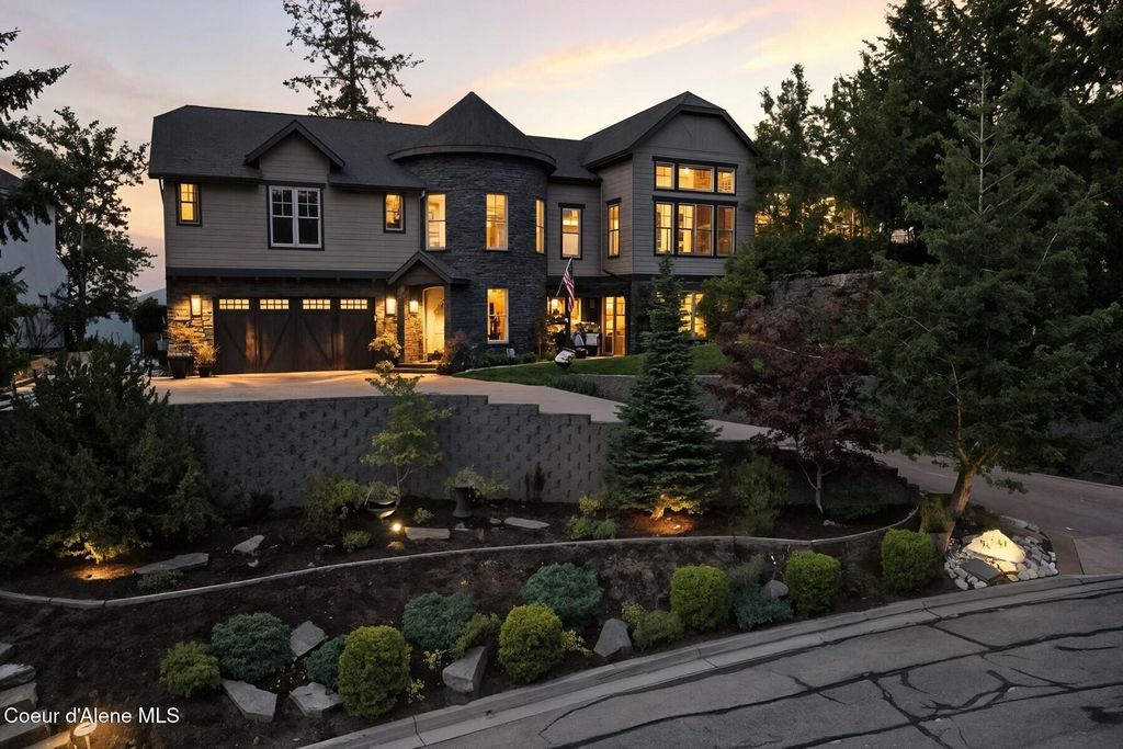 3631 E Sky Harbor Dr, Coeur D'alene, ID 83814