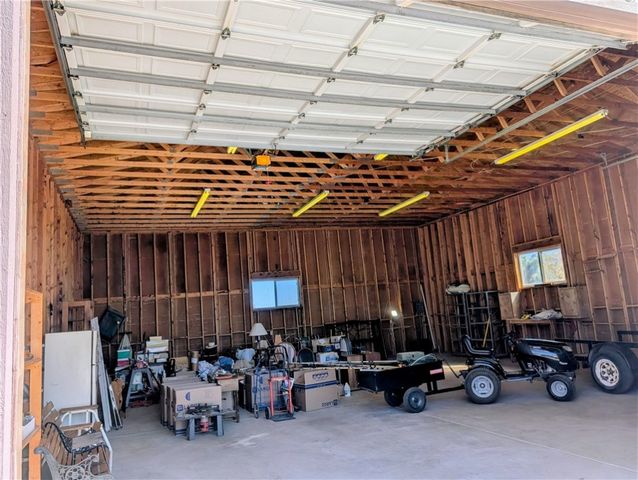 875 E Kanab Lane, Meadview, AZ 86444