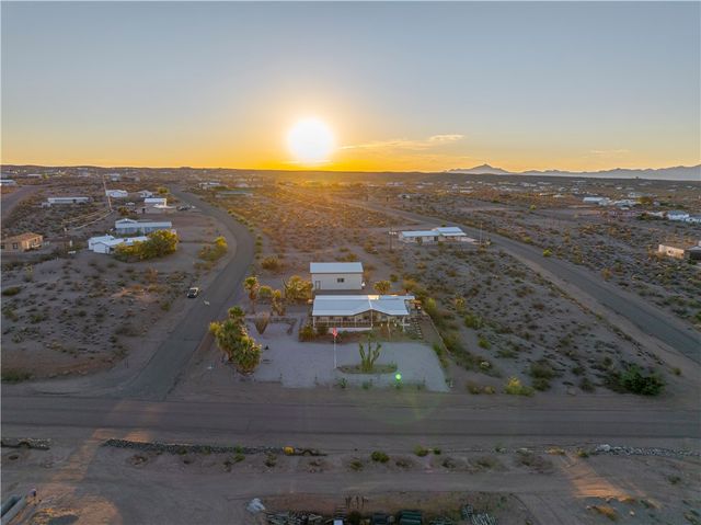 875 E Kanab Lane, Meadview, AZ 86444