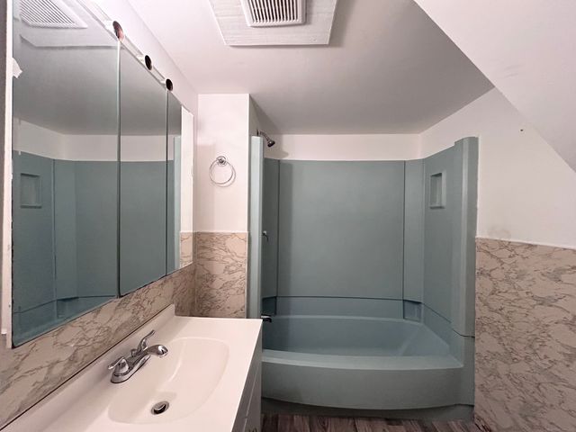 20 Hedge Avenue, Norwich, CT 06360