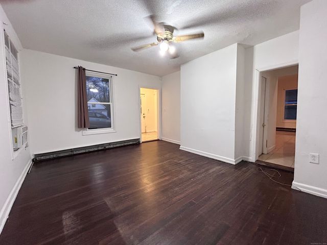 20 Hedge Avenue, Norwich, CT 06360