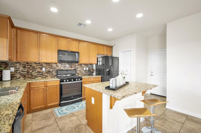 7521 CHAPPELLE Way, Elk Grove, CA 95757