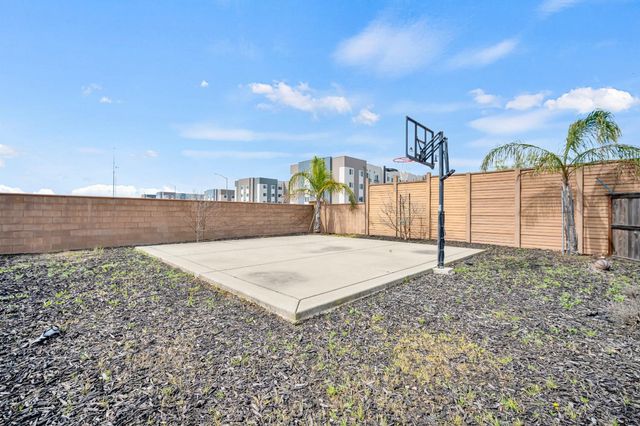 7521 CHAPPELLE Way, Elk Grove, CA 95757