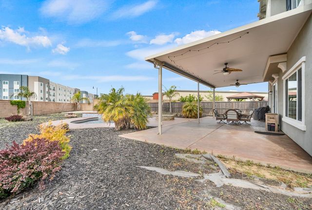 7521 CHAPPELLE Way, Elk Grove, CA 95757