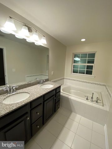 129 HORNBEAM DR, Lake Frederick, VA 22630