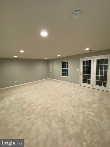 129 HORNBEAM DR, Lake Frederick, VA 22630