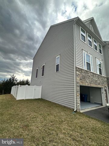 129 HORNBEAM DR, Lake Frederick, VA 22630