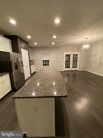 129 HORNBEAM DR, Lake Frederick, VA 22630