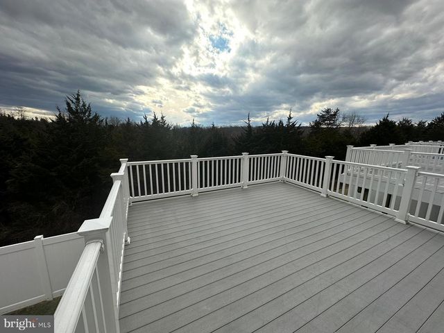 129 HORNBEAM DR, Lake Frederick, VA 22630