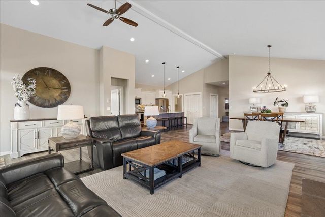 696 W Basalt Ridge Dr, Spokane, WA 99224