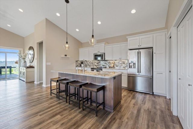 696 W Basalt Ridge Dr, Spokane, WA 99224