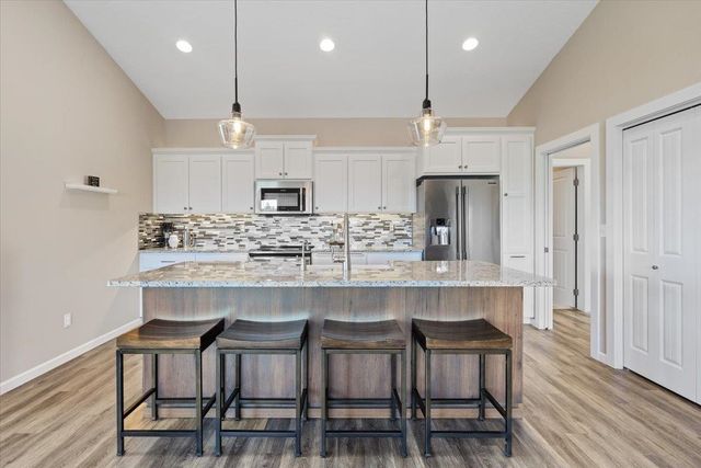 696 W Basalt Ridge Dr, Spokane, WA 99224