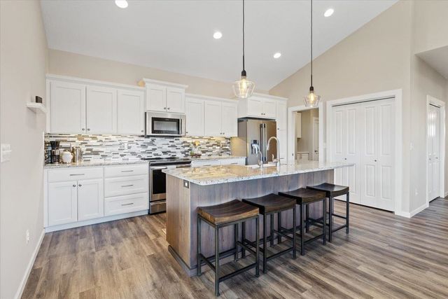 696 W Basalt Ridge Dr, Spokane, WA 99224