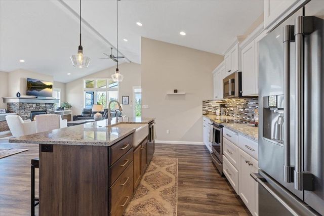 696 W Basalt Ridge Dr, Spokane, WA 99224