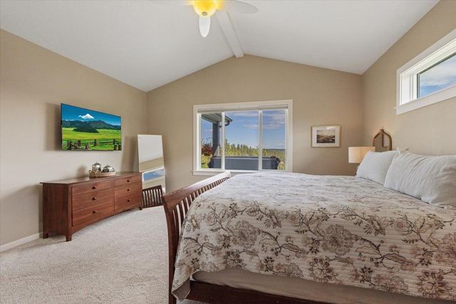 696 W Basalt Ridge Dr, Spokane, WA 99224