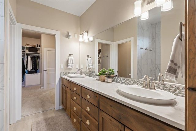 696 W Basalt Ridge Dr, Spokane, WA 99224