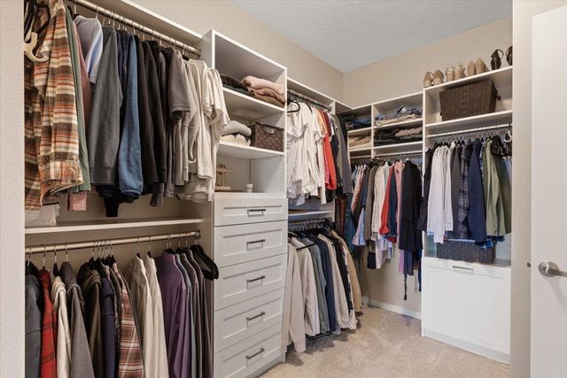 696 W Basalt Ridge Dr, Spokane, WA 99224