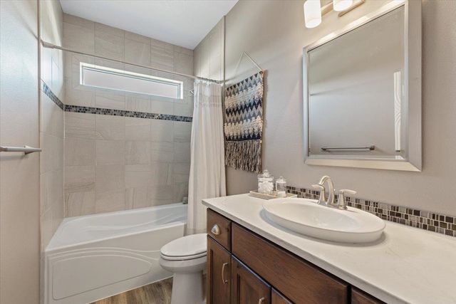 696 W Basalt Ridge Dr, Spokane, WA 99224