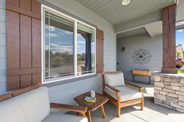 696 W Basalt Ridge Dr, Spokane, WA 99224