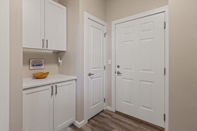 696 W Basalt Ridge Dr, Spokane, WA 99224