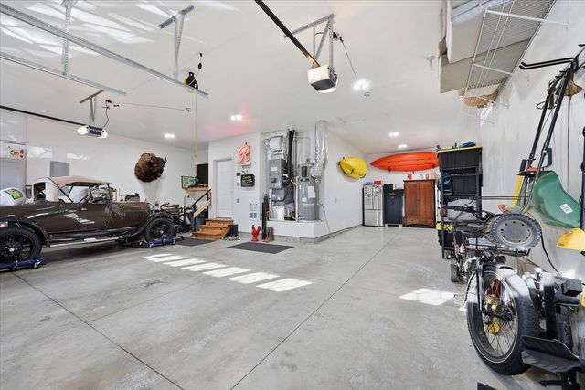 696 W Basalt Ridge Dr, Spokane, WA 99224