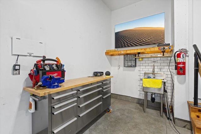 696 W Basalt Ridge Dr, Spokane, WA 99224