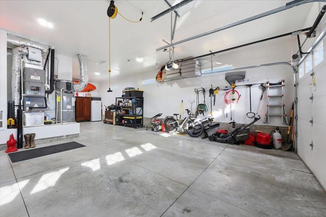 696 W Basalt Ridge Dr, Spokane, WA 99224