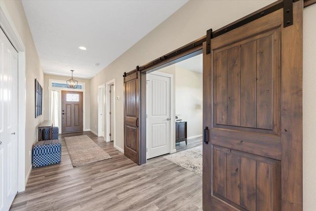 696 W Basalt Ridge Dr, Spokane, WA 99224