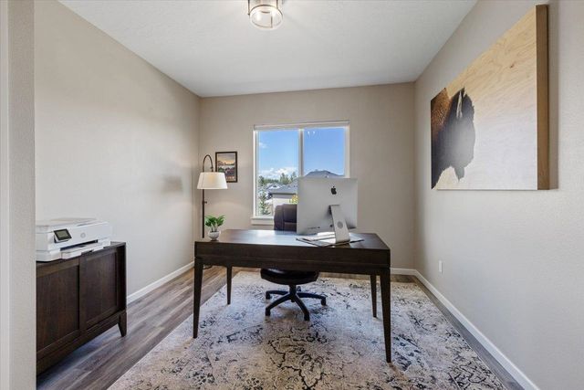 696 W Basalt Ridge Dr, Spokane, WA 99224