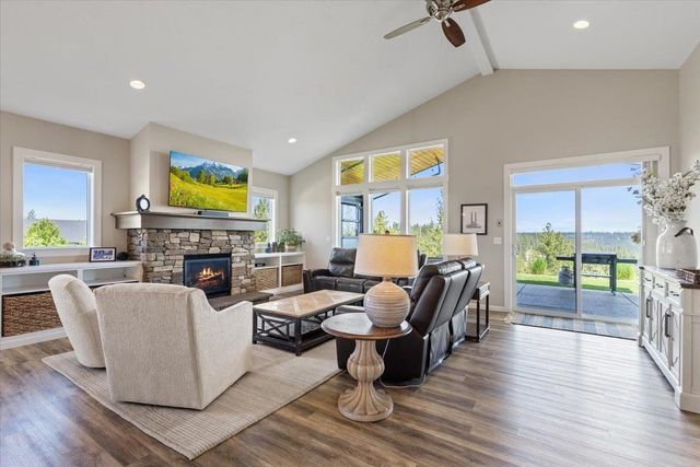 696 W Basalt Ridge Dr, Spokane, WA 99224