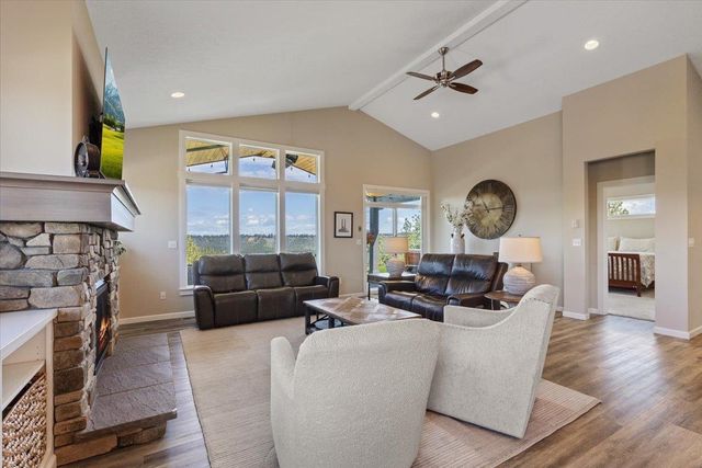 696 W Basalt Ridge Dr, Spokane, WA 99224