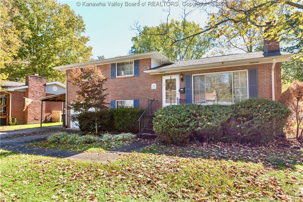 2518 E Parkview Drive, St Albans, WV 25177