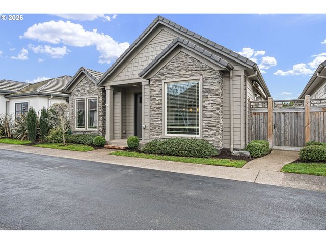 2072 LAKELAND Way, Eugene, OR 97408