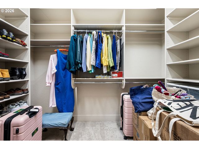 2072 LAKELAND Way, Eugene, OR 97408