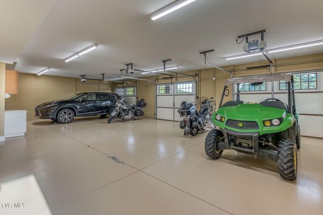 877 Mill Creek Road, Kingsport, TN 37664