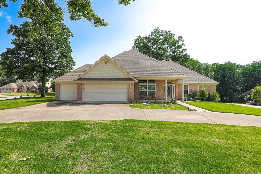 827 Miller Loop, Benton, AR 72019