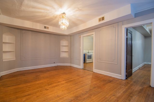 7841 S kingston Avenue 1, Chicago, IL 60649