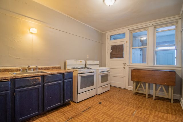7841 S kingston Avenue 1, Chicago, IL 60649
